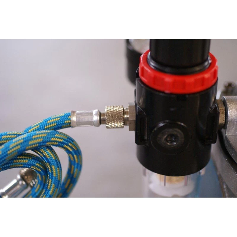 Revell Airbrush Standard Class Compressor & Water / Lucht Afscheider -39137 3 Revell Airbrush Standard Class Compressor & Water / Lucht Afscheider -39137